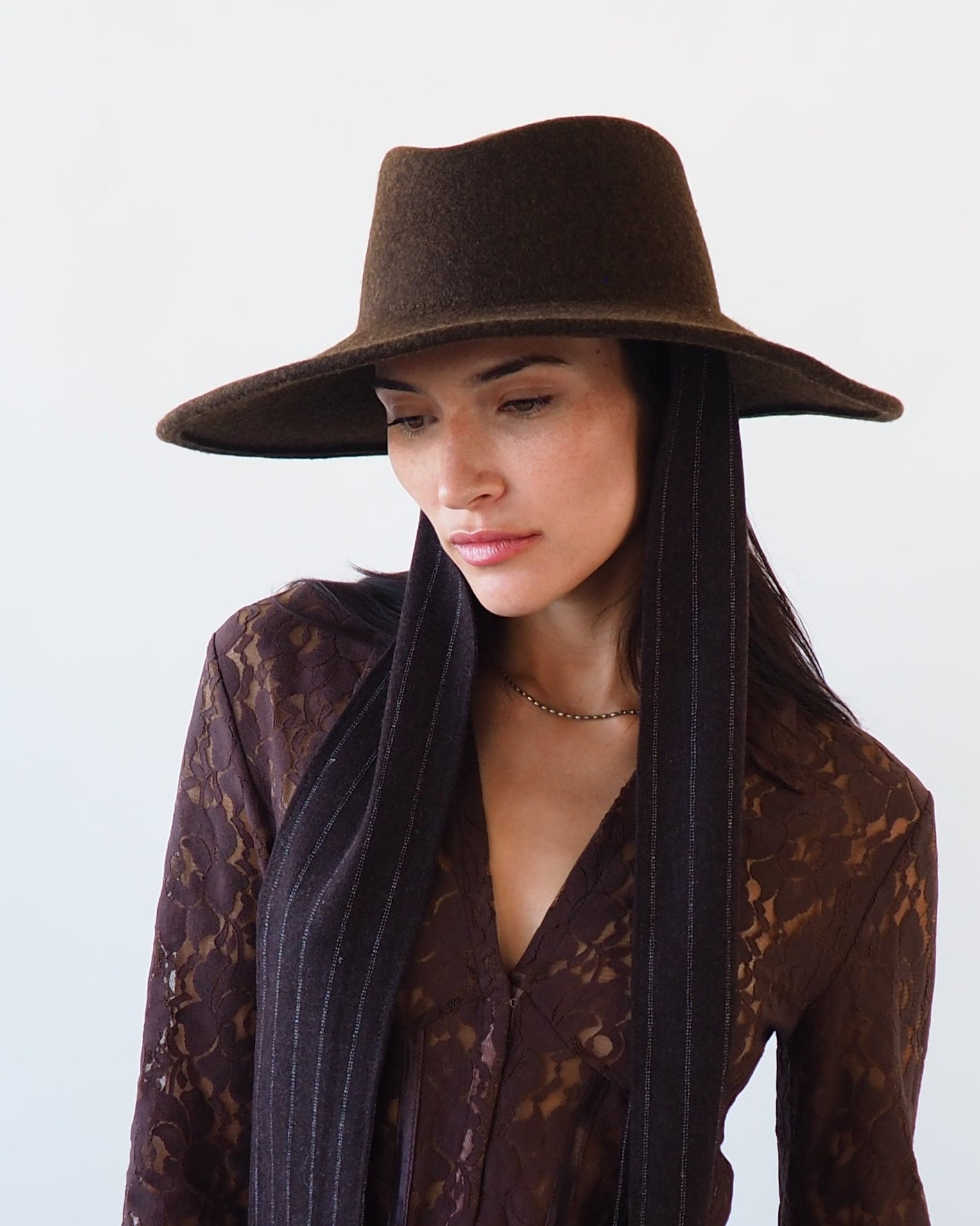 Dai Hat w. Scarves in Brown Melange - CLYDE