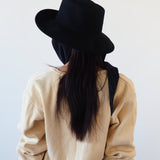 Gambler Hat in Black Wool w. Pinstripe Scarf