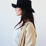 Gambler Hat in Black Wool w. Pinstripe Scarf