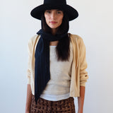 Gambler Hat in Black Wool w. Pinstripe Scarf