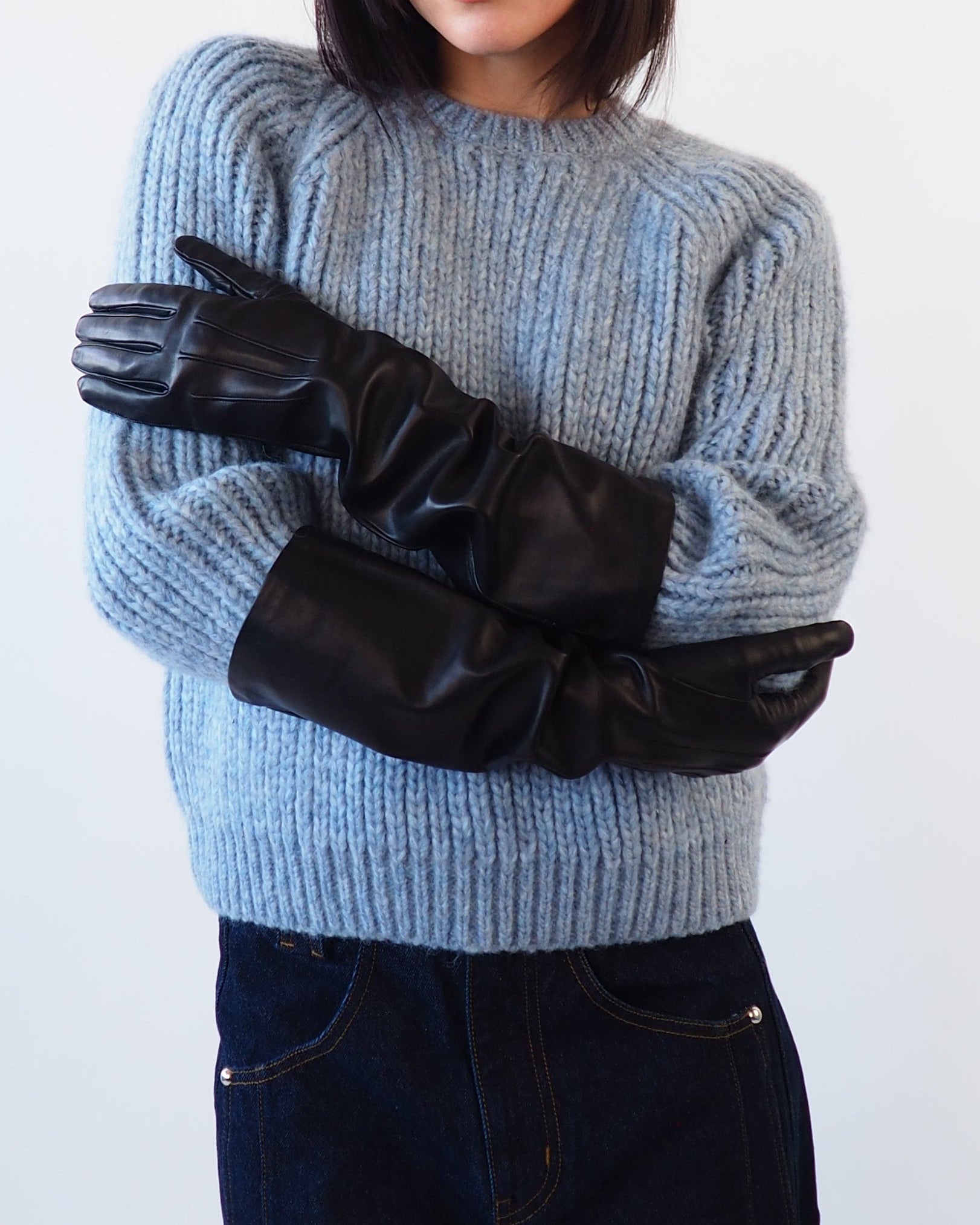 Gauntlet Gloves in Black Nappa Lambskin - CLYDE