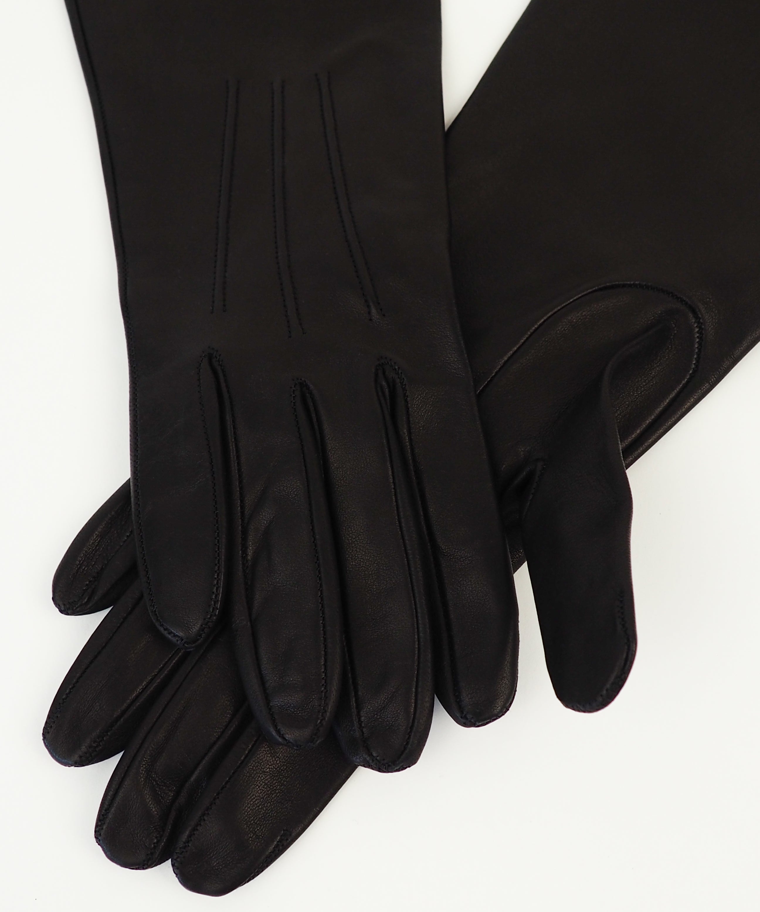 Gauntlet Gloves in Black Nappa Lambskin - CLYDE