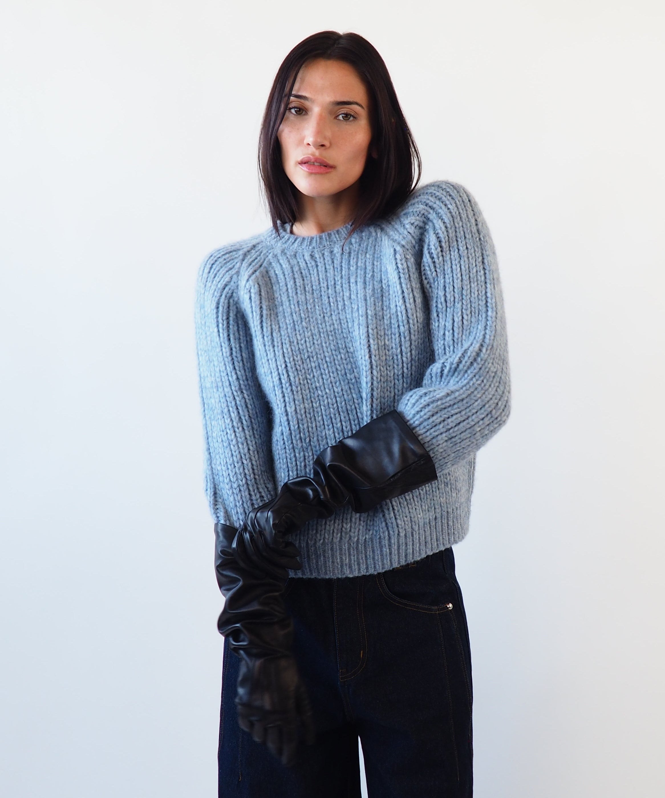Gauntlet Gloves in Black Nappa Lambskin - CLYDE