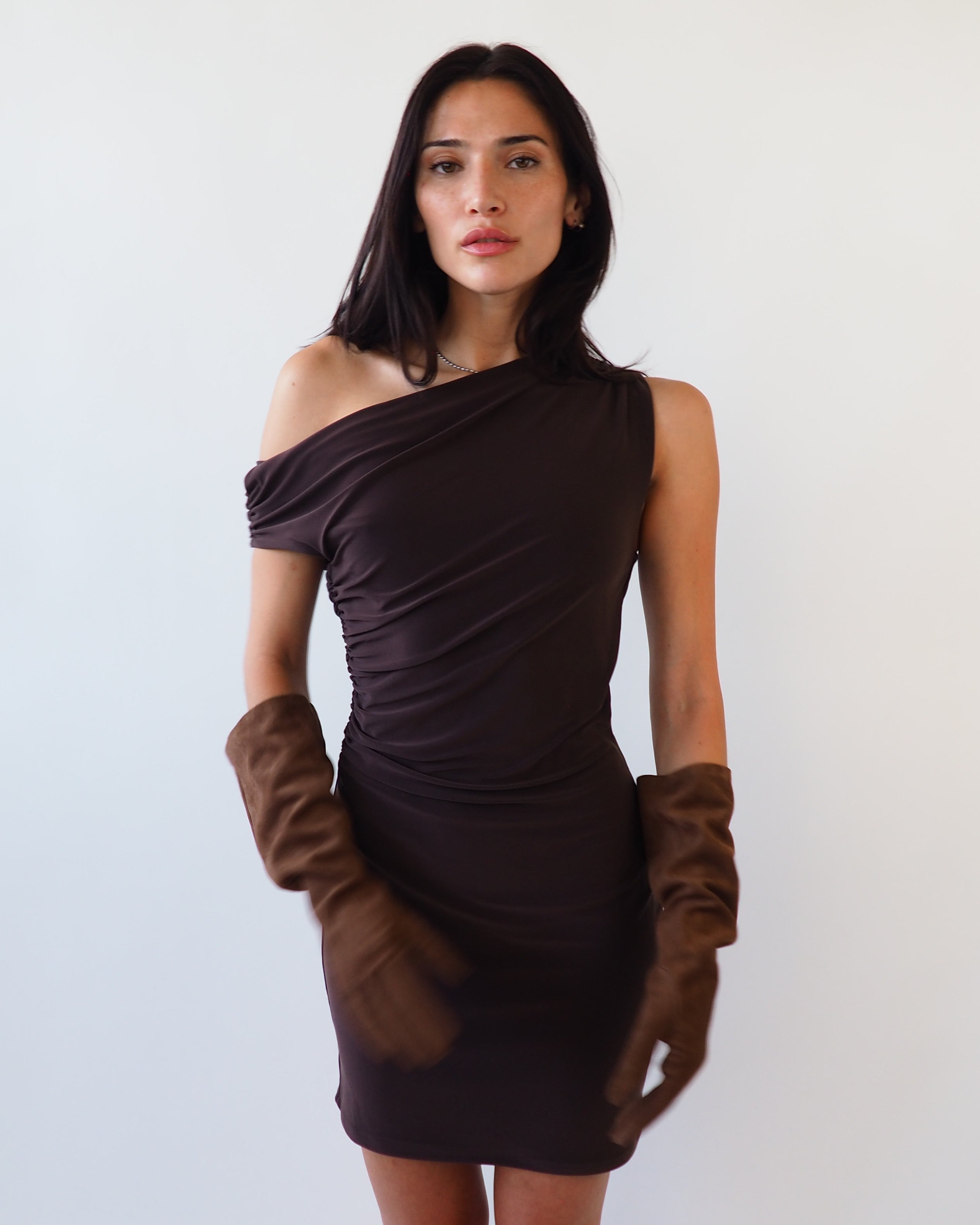 Gauntlet Gloves in Fawn Suede Lambskin - CLYDE