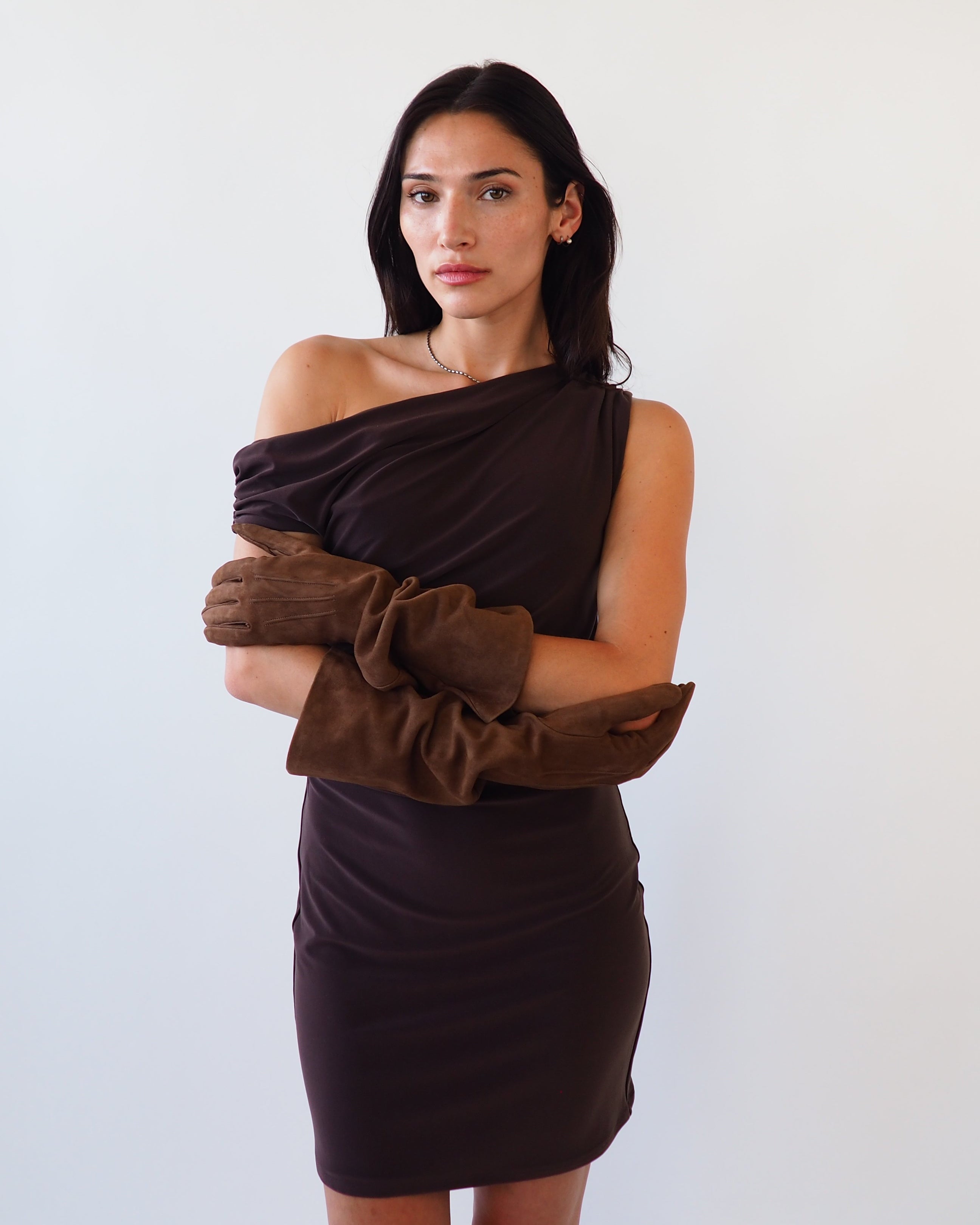 Gauntlet Gloves in Fawn Suede Lambskin - CLYDE