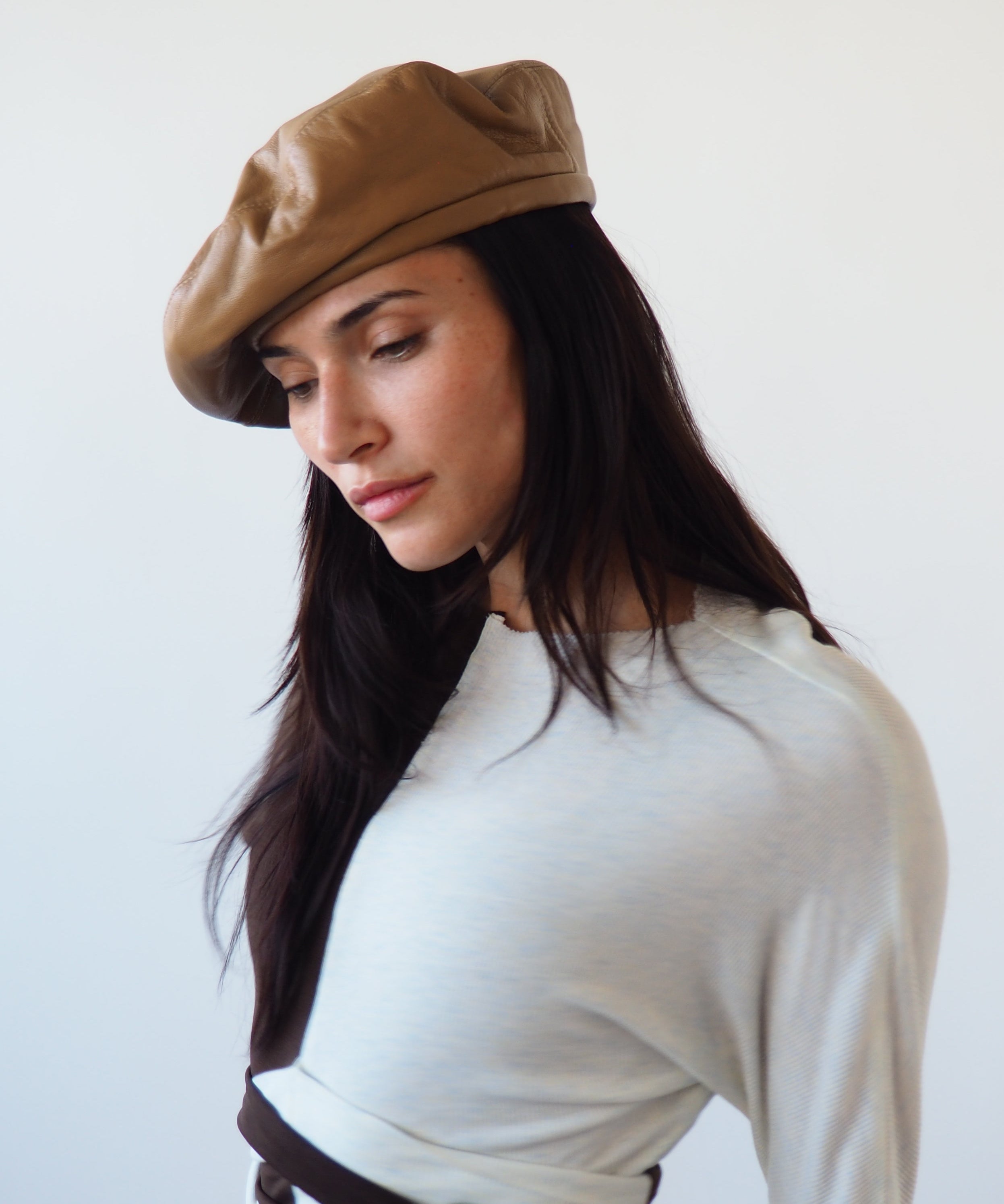 Lambskin Beret in Tan - CLYDE