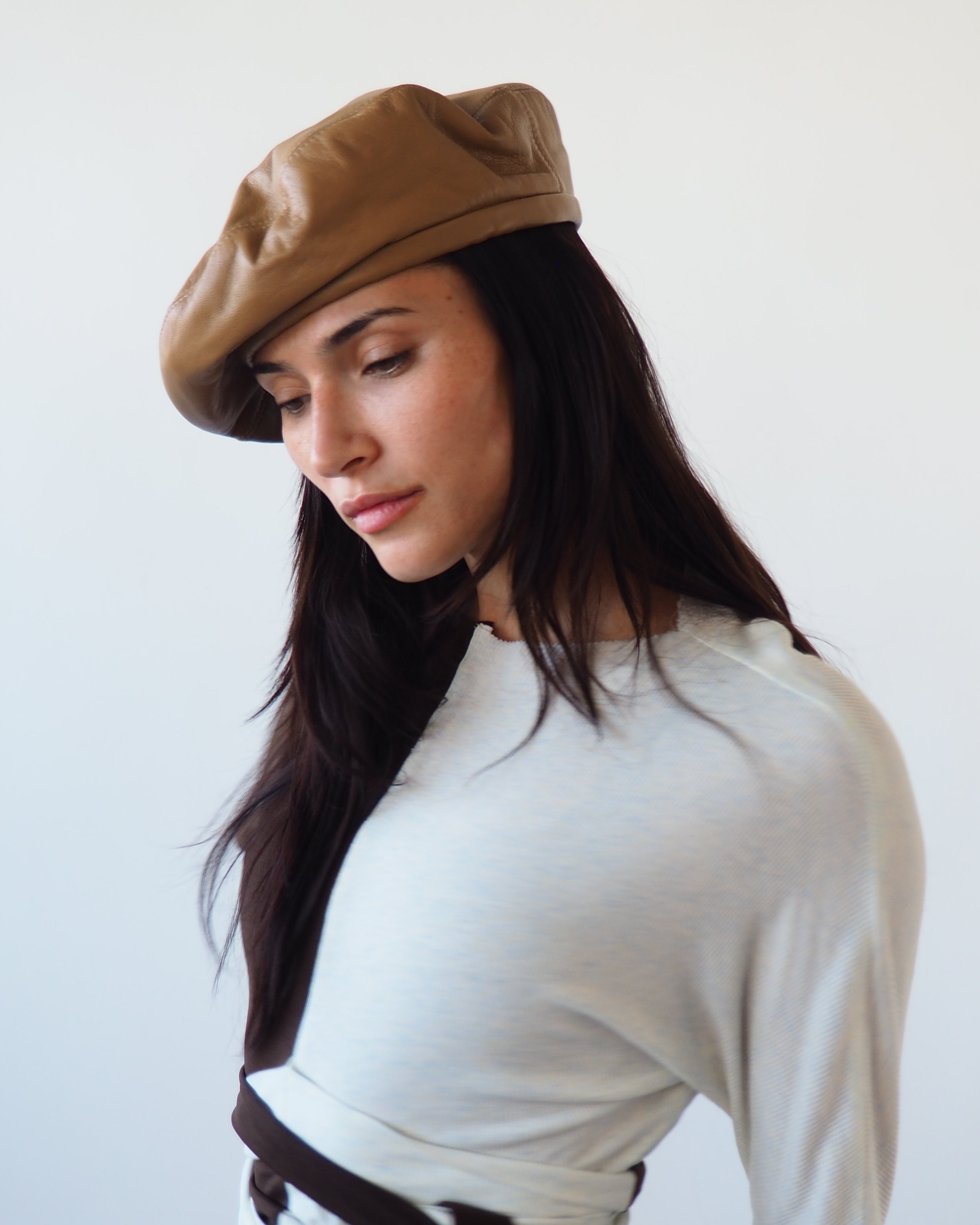 Lambskin Beret in Tan - CLYDE
