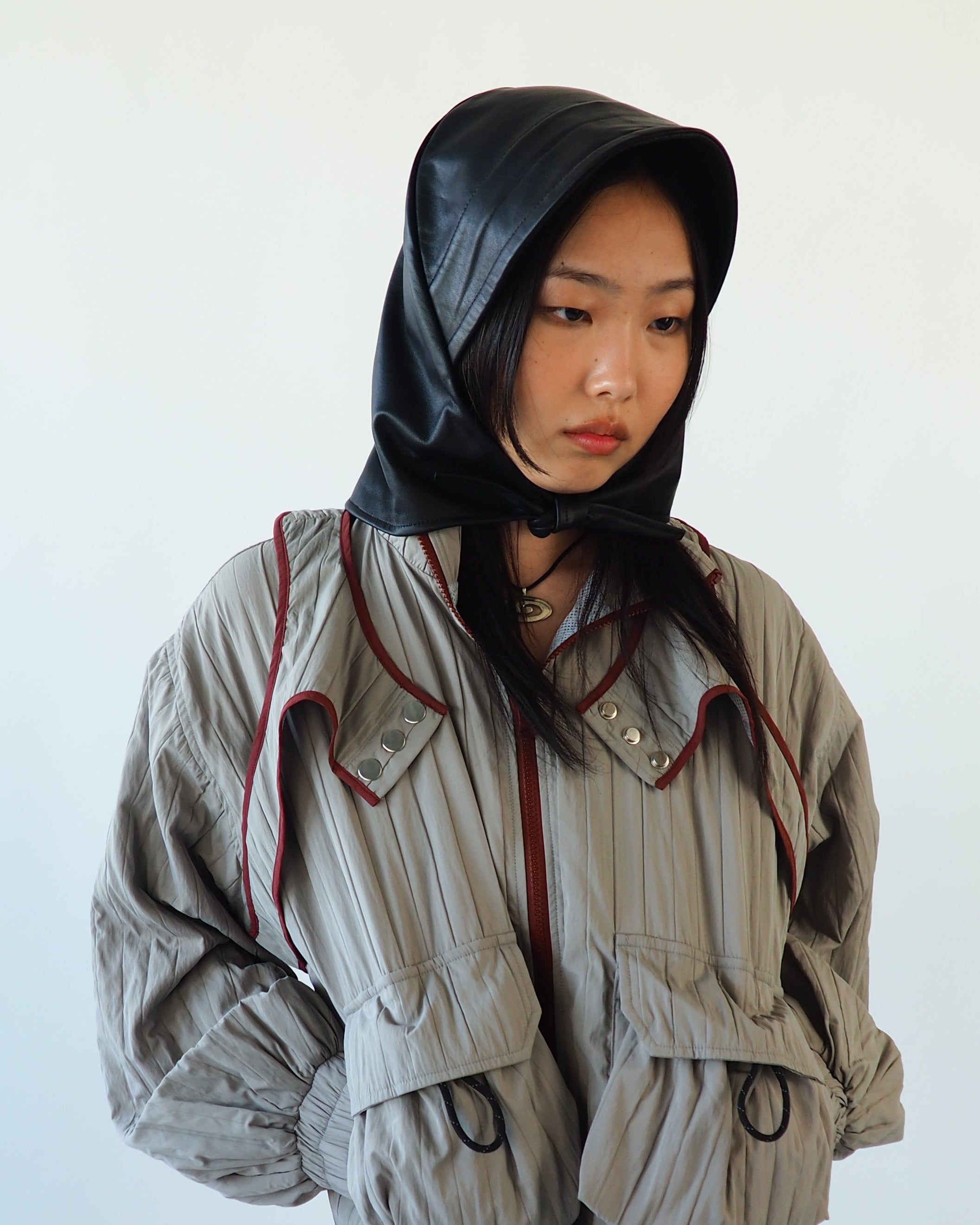 Bonnet in Black Lambskin - CLYDE