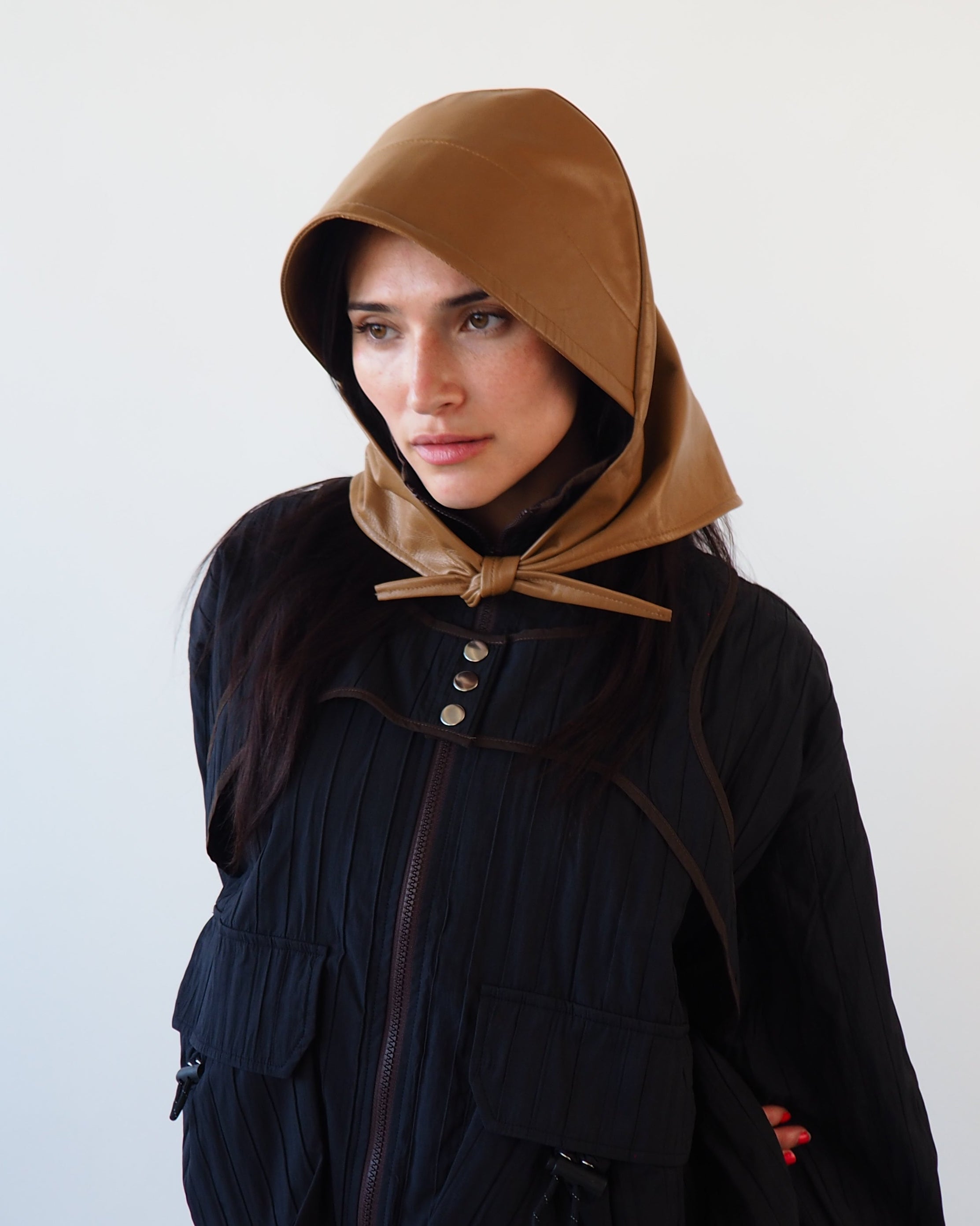 Bonnet in Tan Lambskin - CLYDE