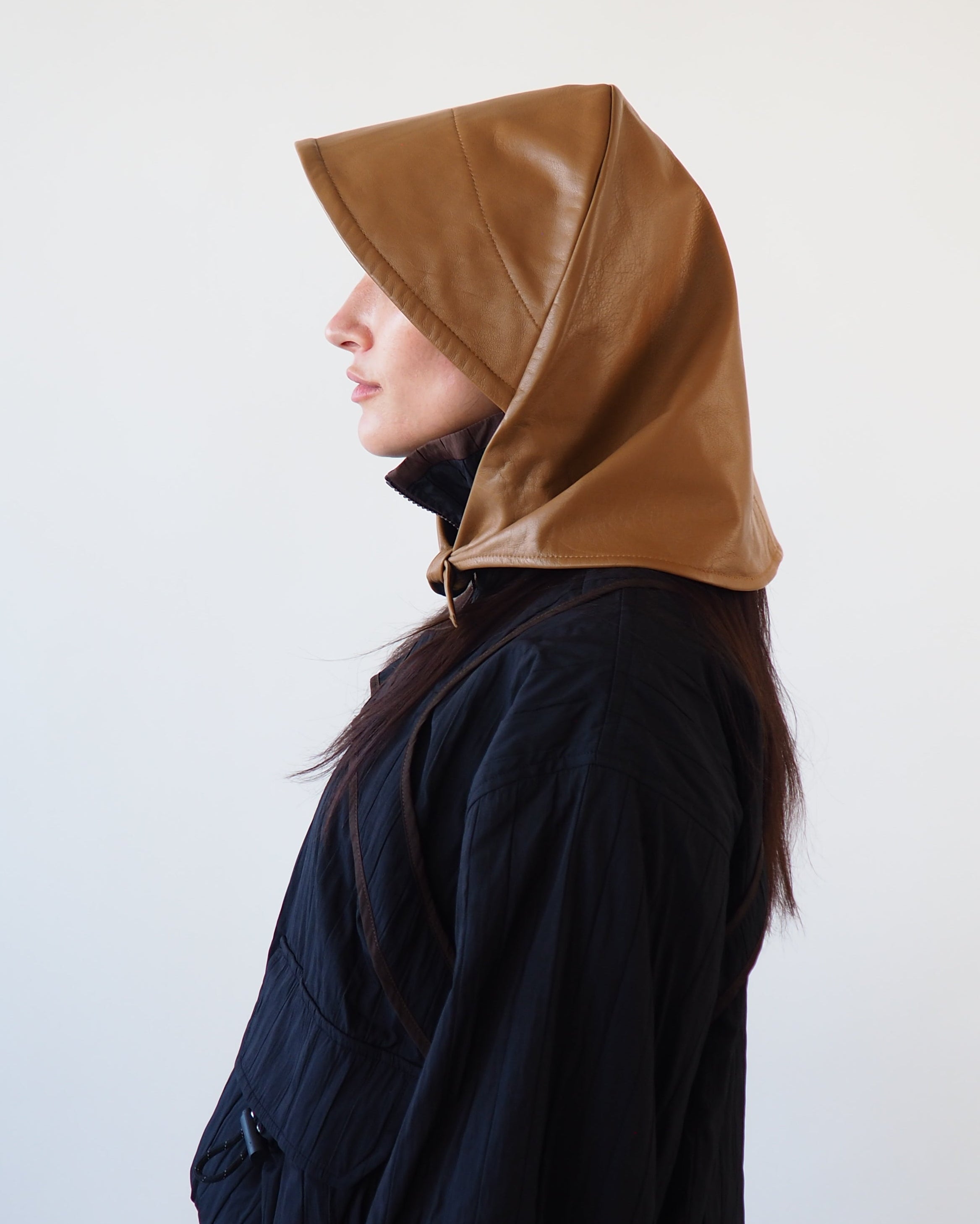 Bonnet in Tan Lambskin - CLYDE