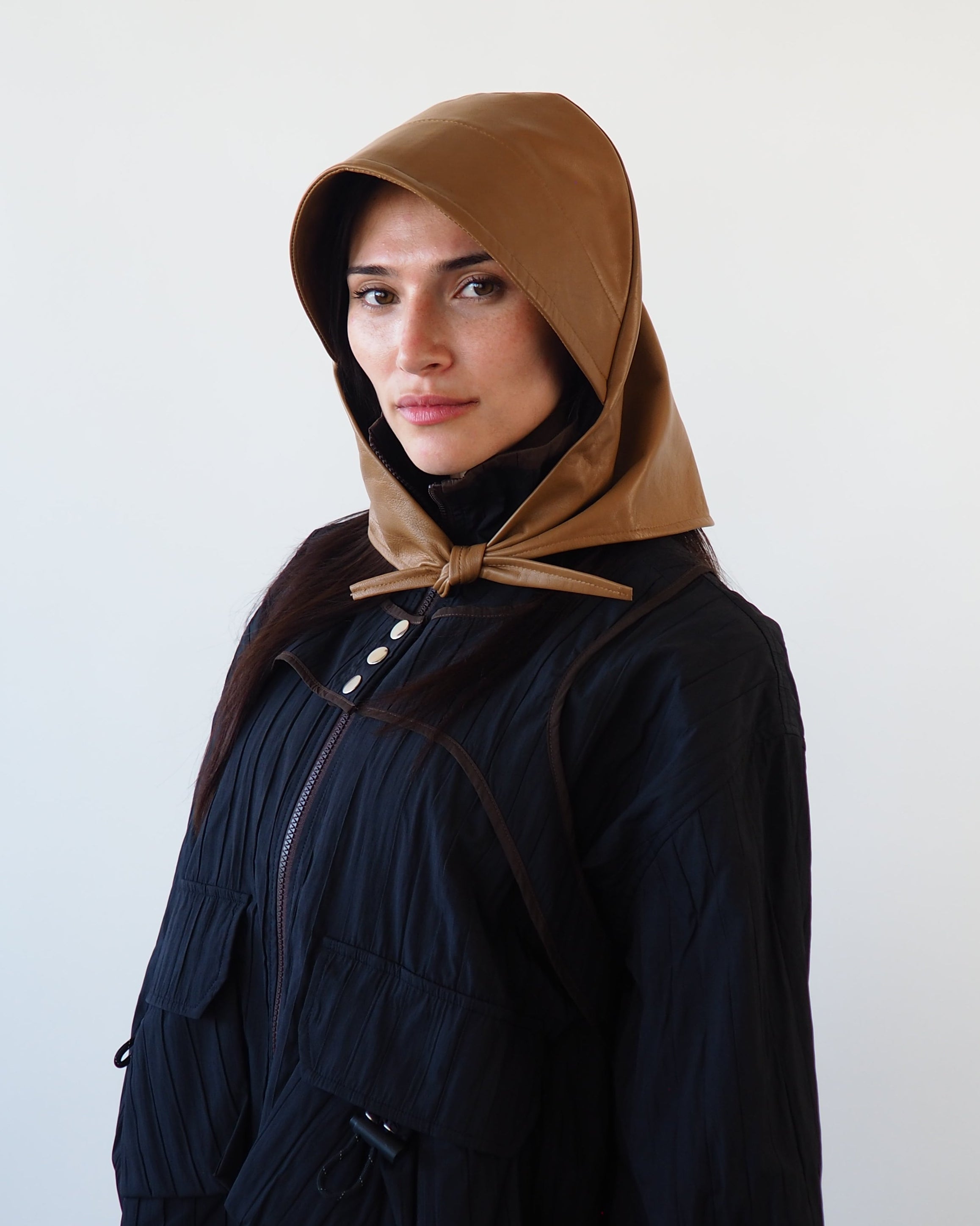 Bonnet in Tan Lambskin - CLYDE