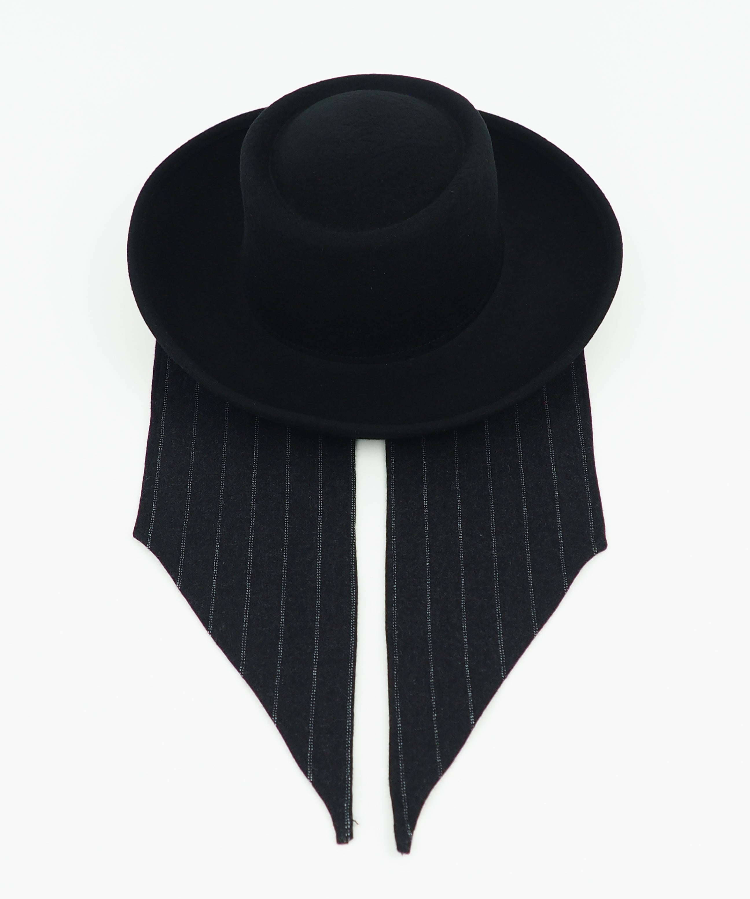 Gambler Hat in Black Wool w. Pinstripe Scarf - CLYDE