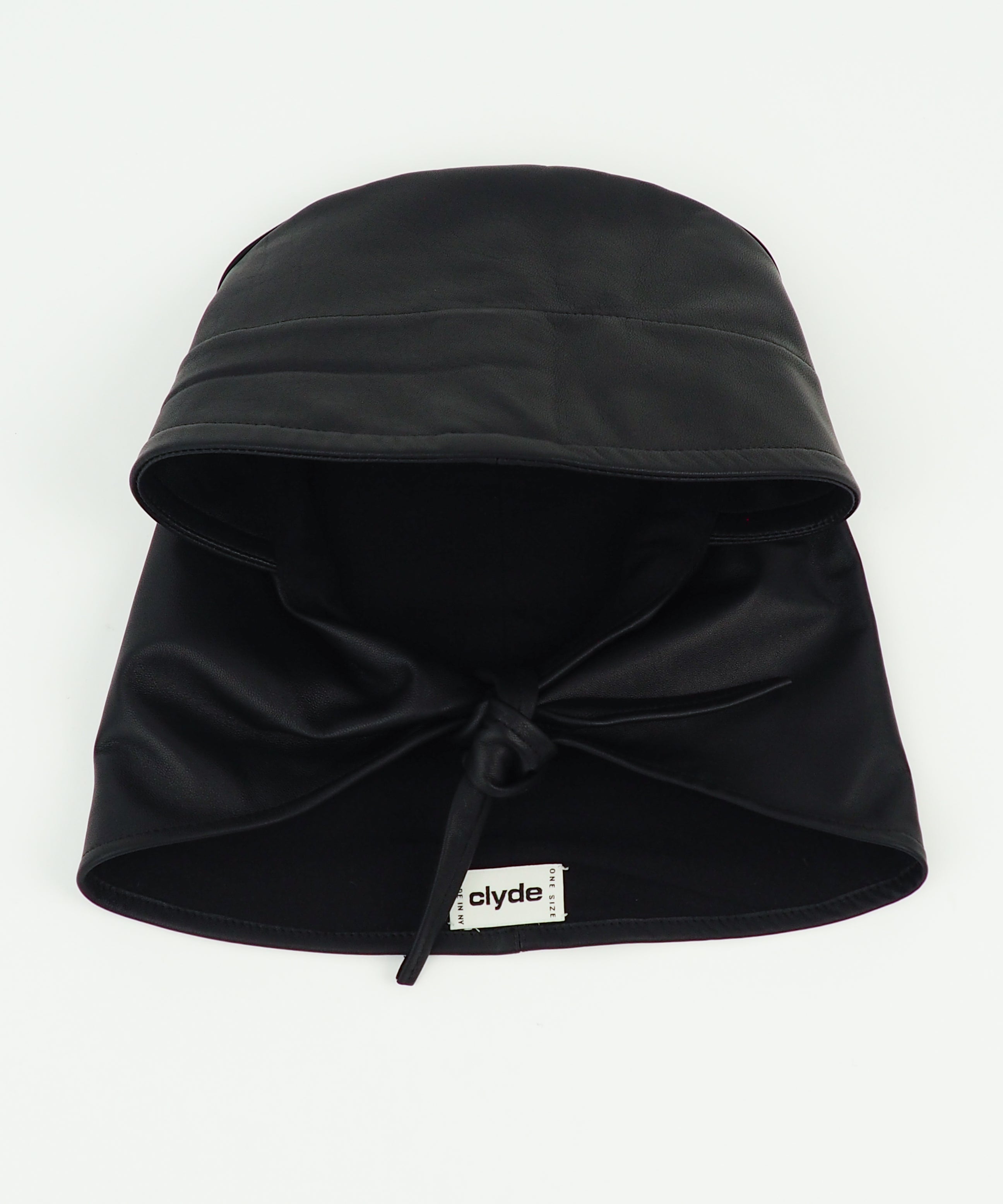 Bonnet in Black Lambskin - CLYDE