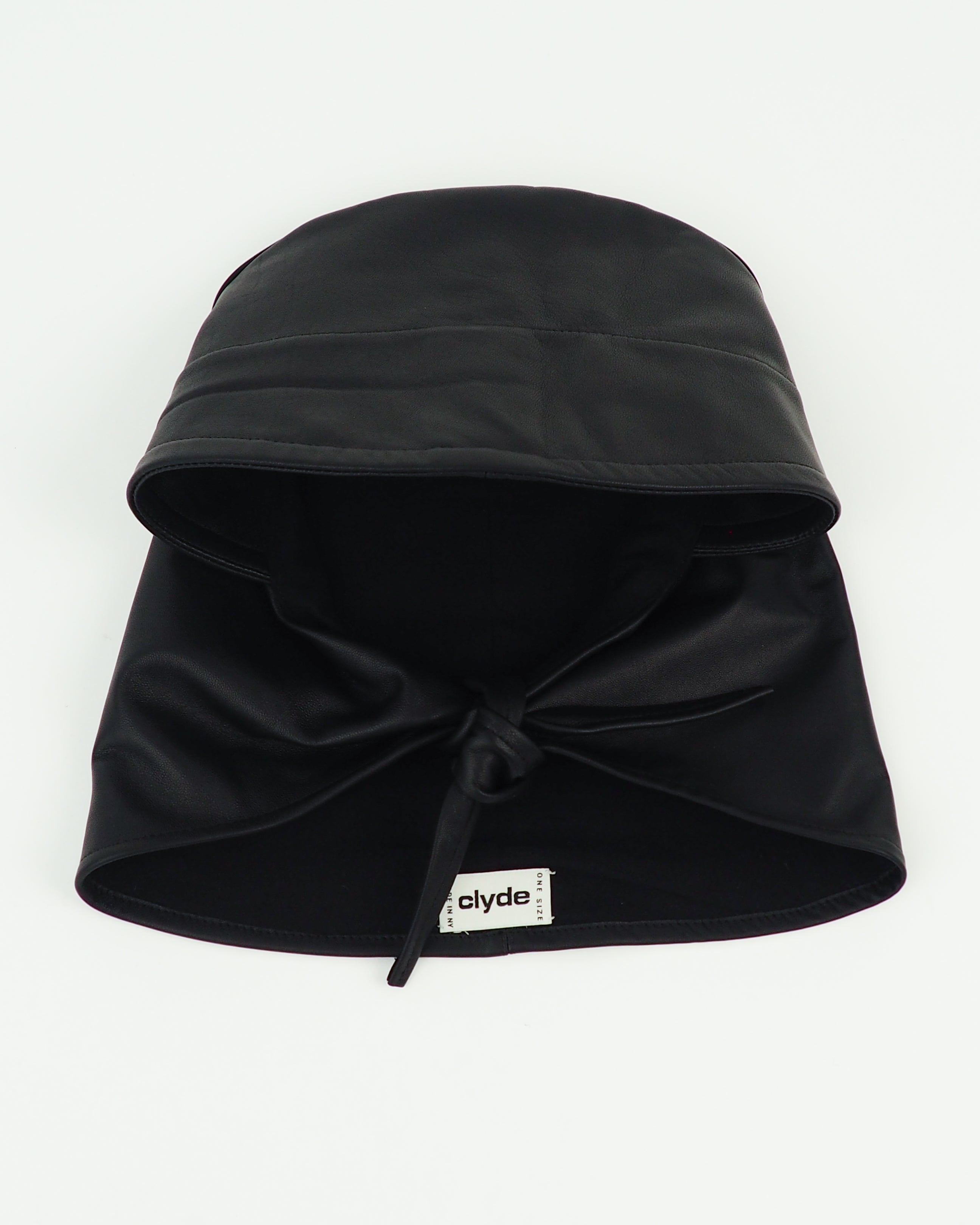 Bonnet in Black Lambskin - CLYDE