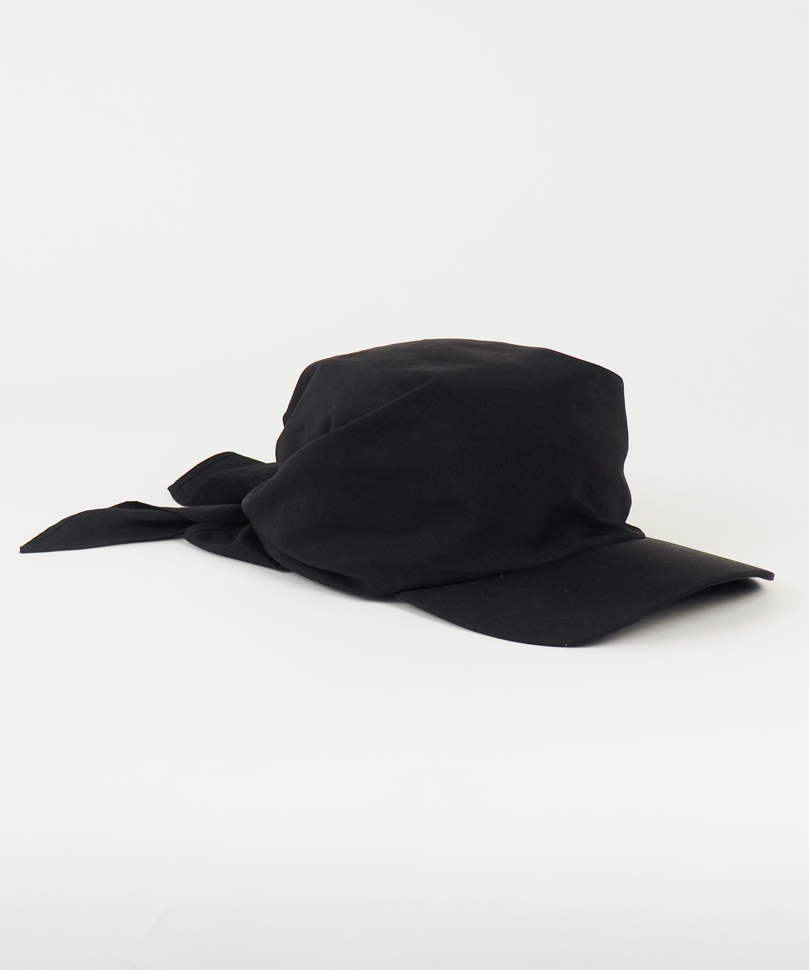 Brim Scarf in Black Nylon - CLYDE