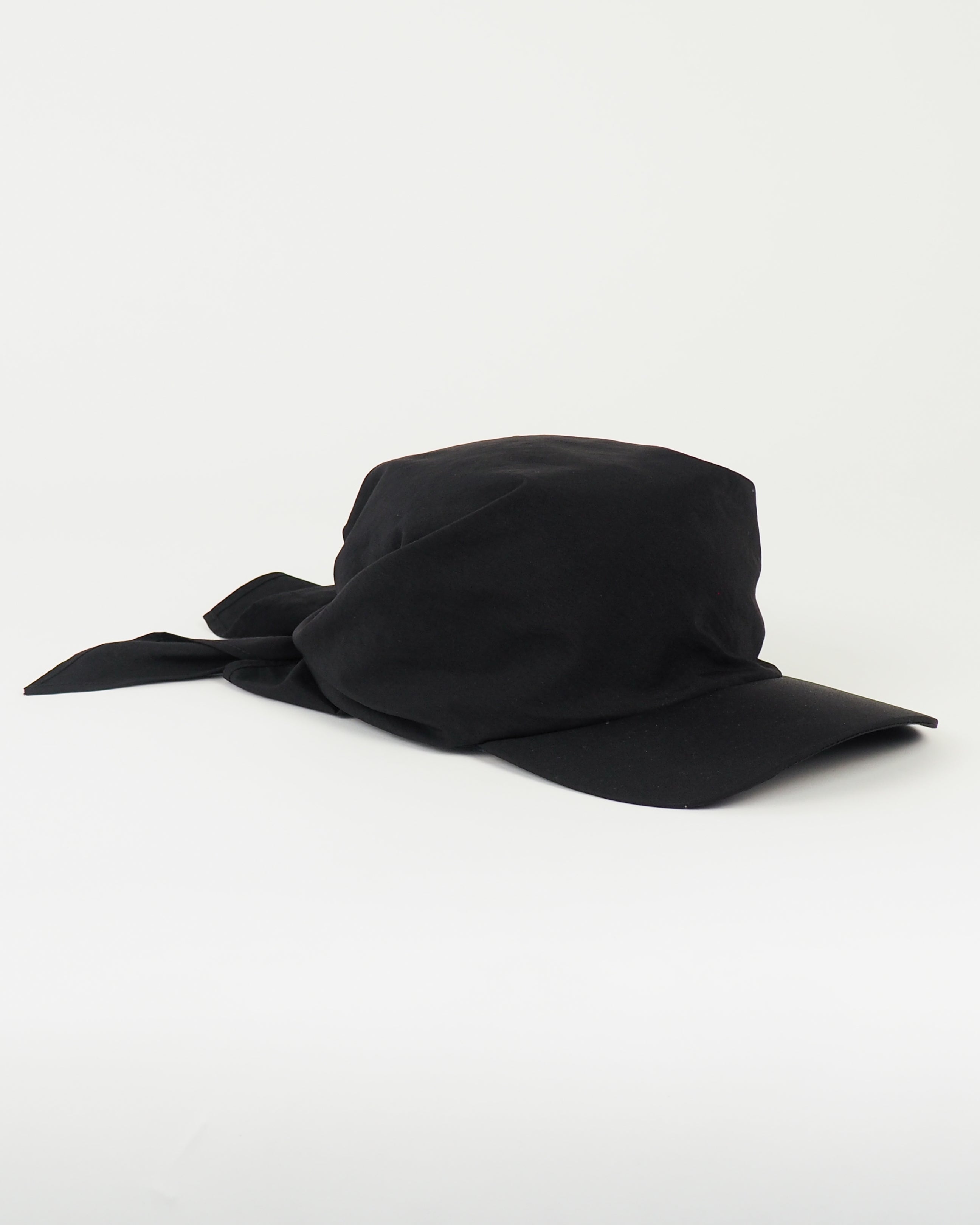 Brim Scarf in Black Nylon - CLYDE