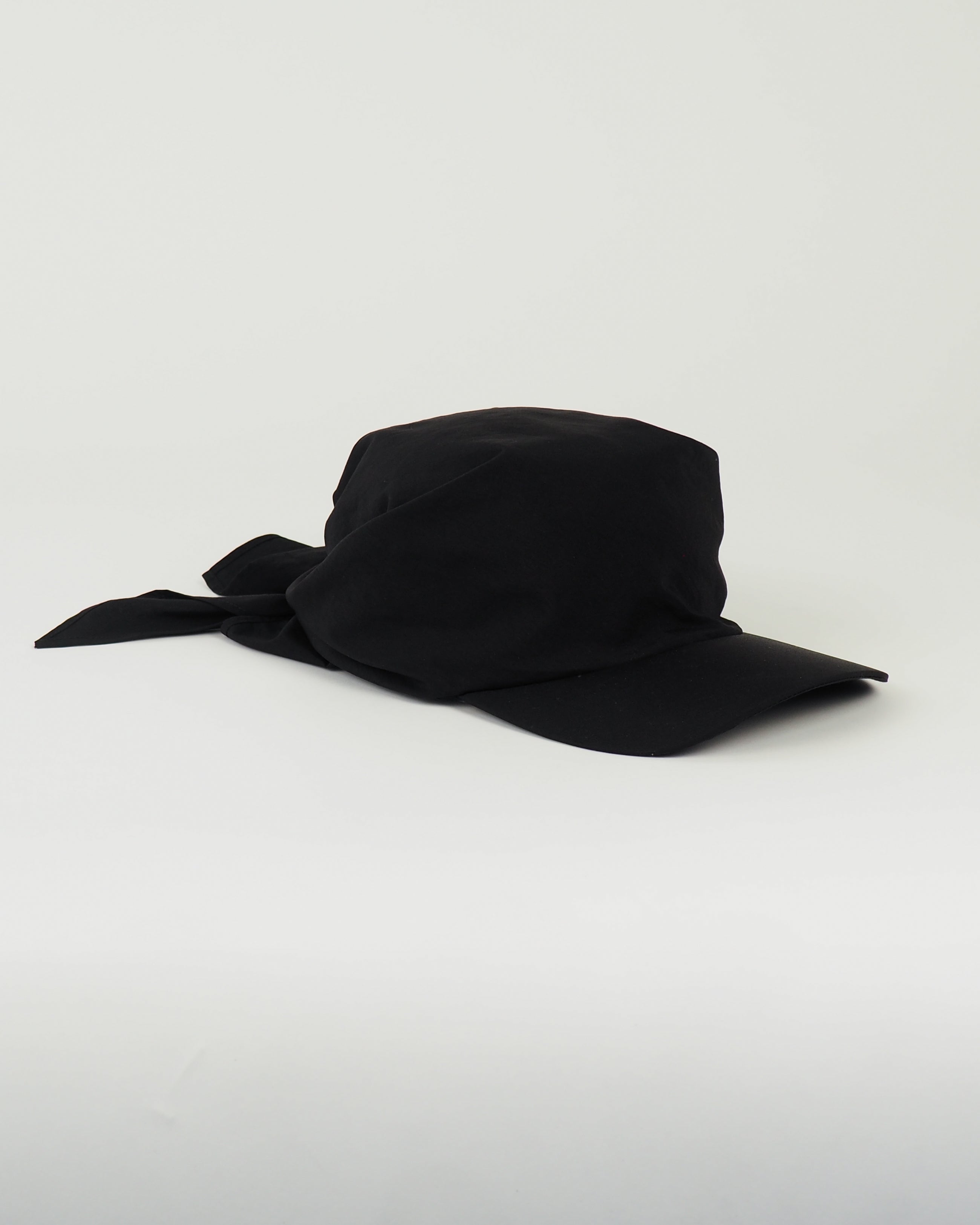 Brim Scarf in Black Nylon - CLYDE