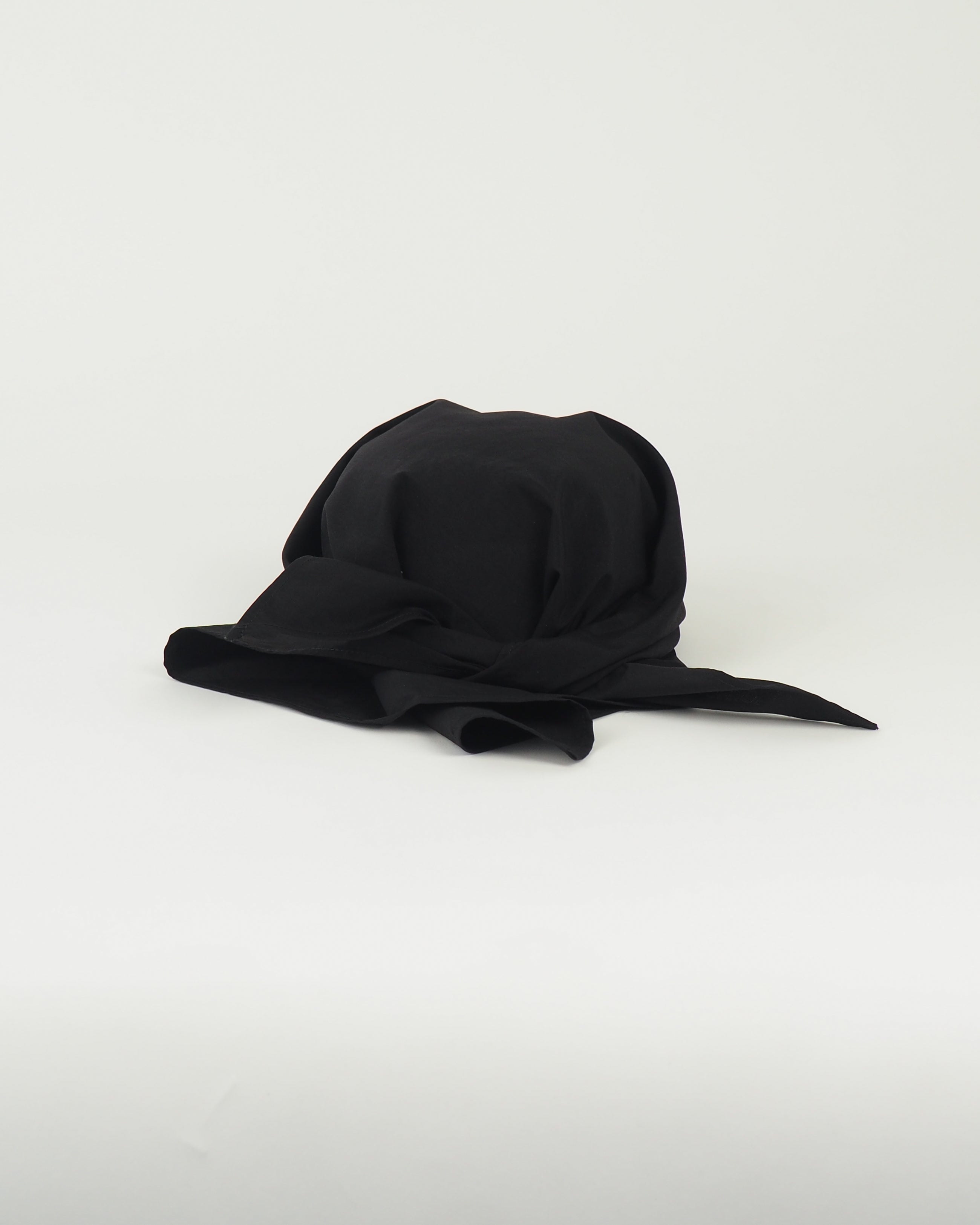 Brim Scarf in Black Nylon - CLYDE