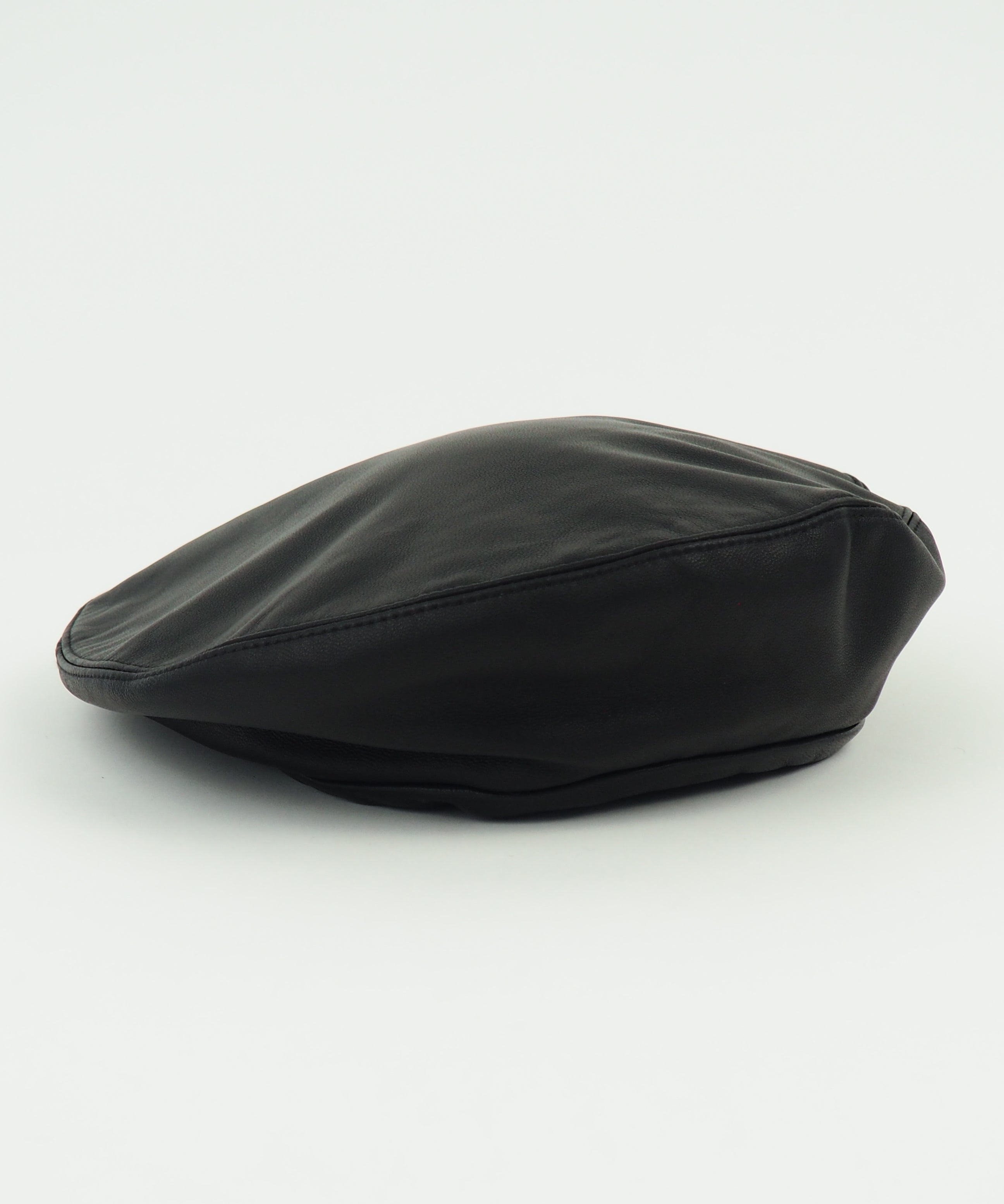 Lambskin Beret in Black - CLYDE
