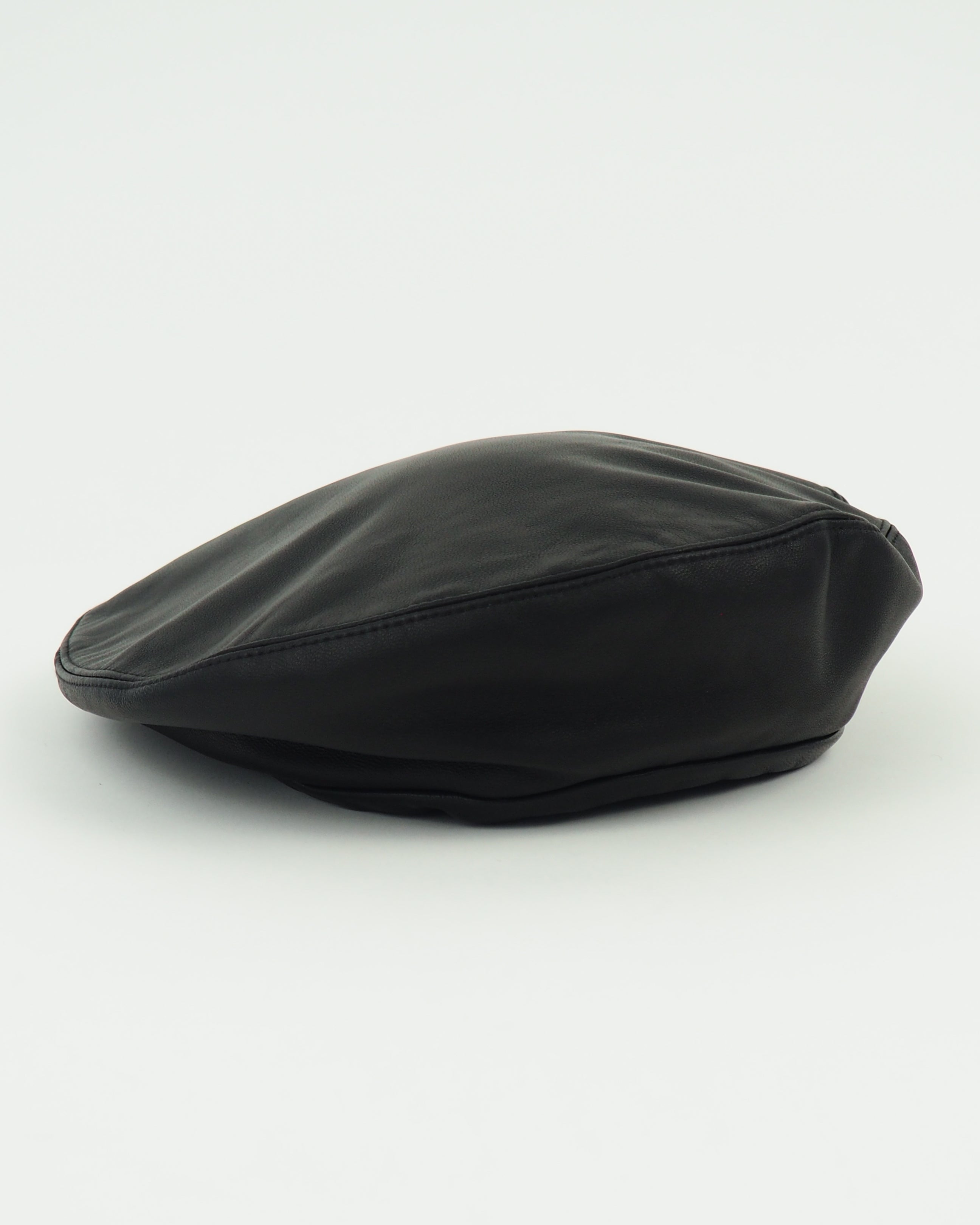 Lambskin Beret in Black - CLYDE
