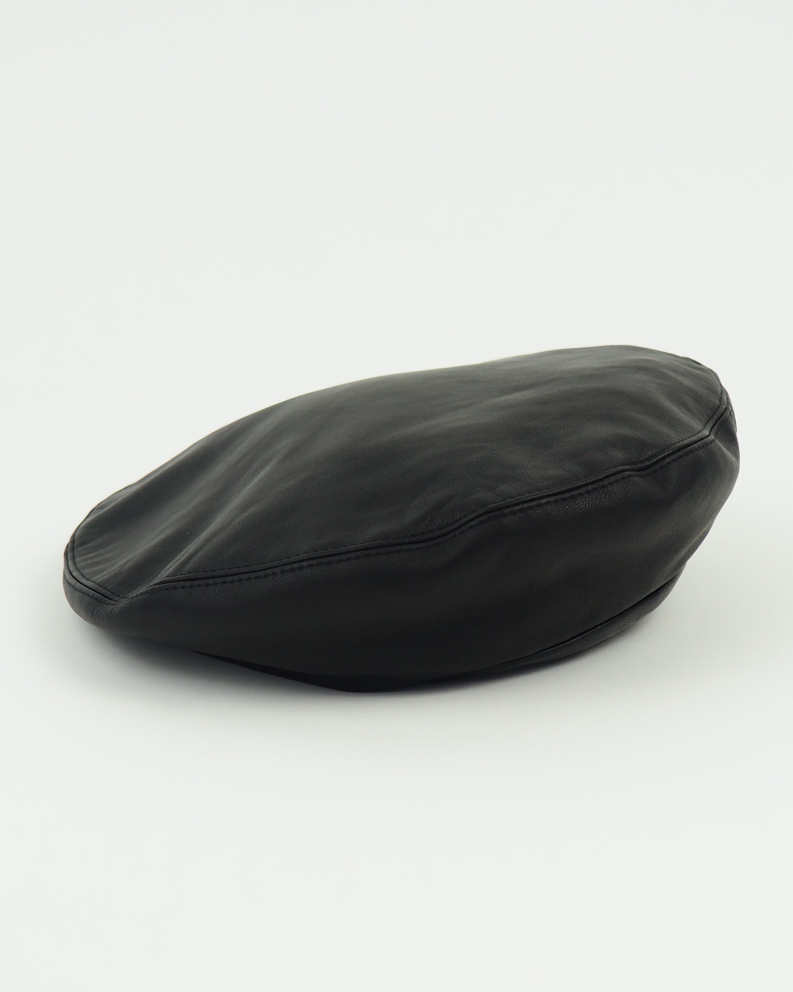 Lambskin Beret in Black - CLYDE