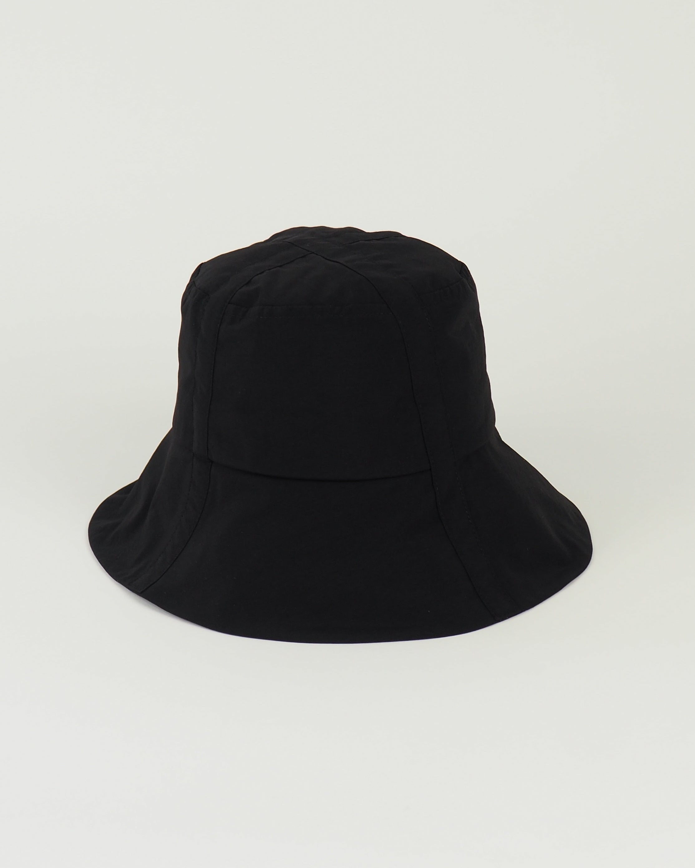 Swim Bucket in Black - CLYDE