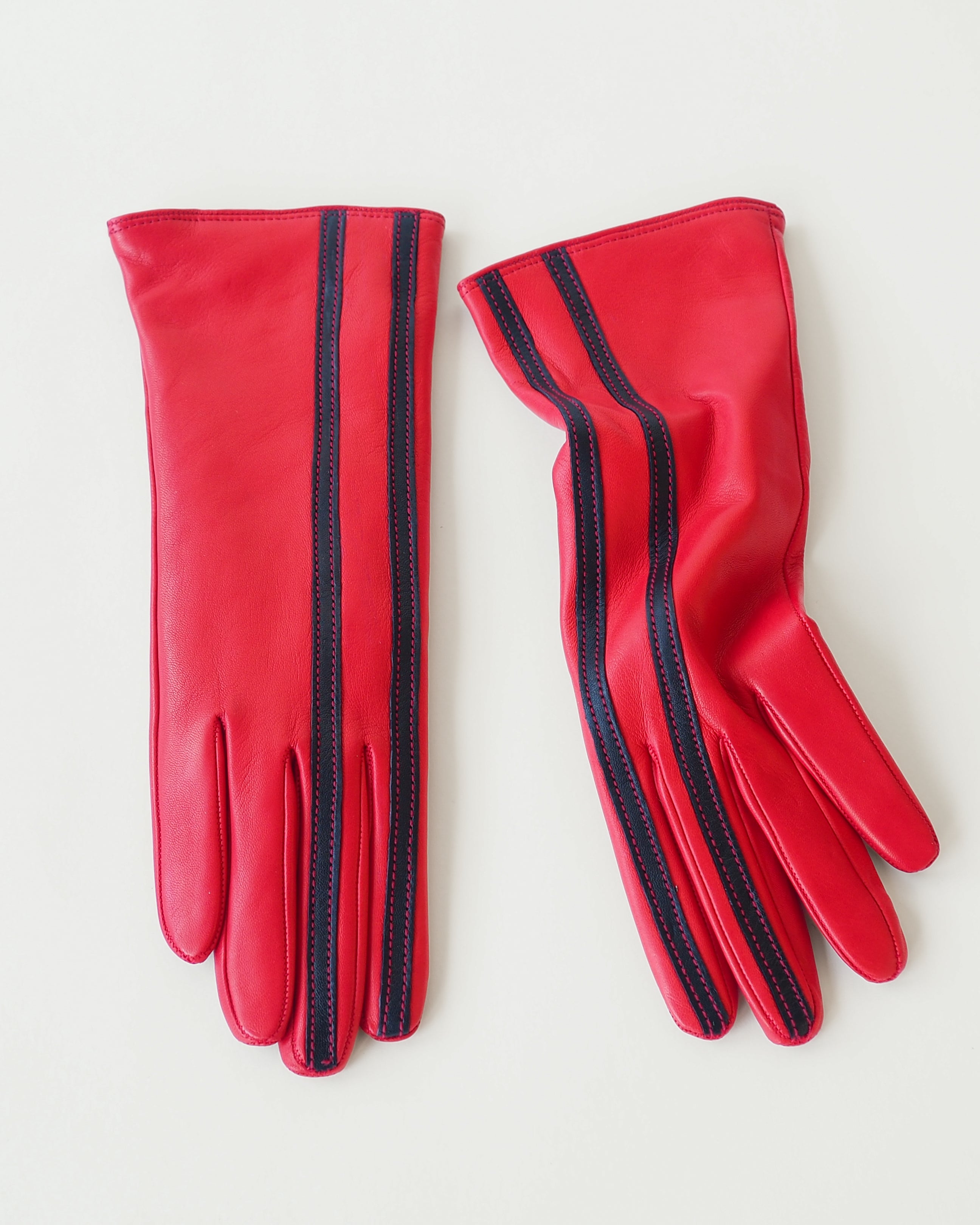 Short Racing Gloves in Racer Red w. Black Stripes - CLYDE