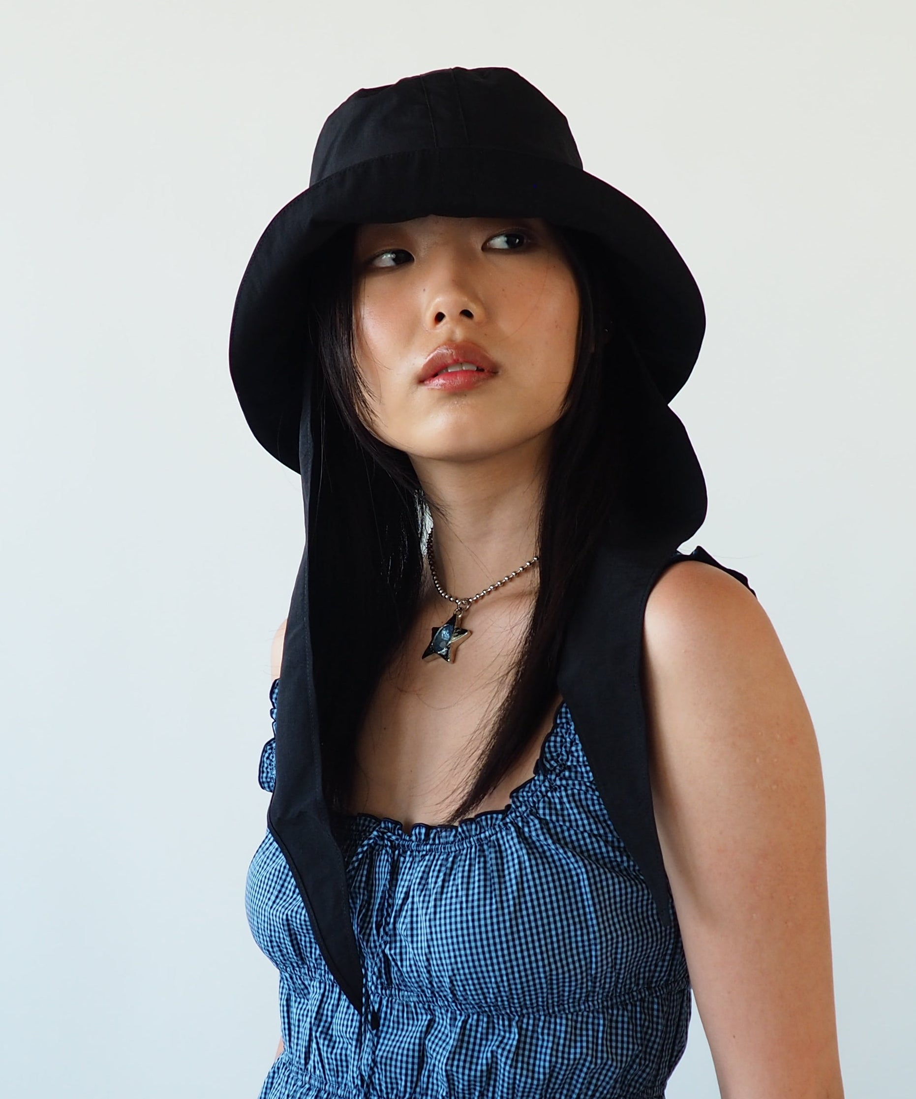 Swim Bucket in Black - CLYDE