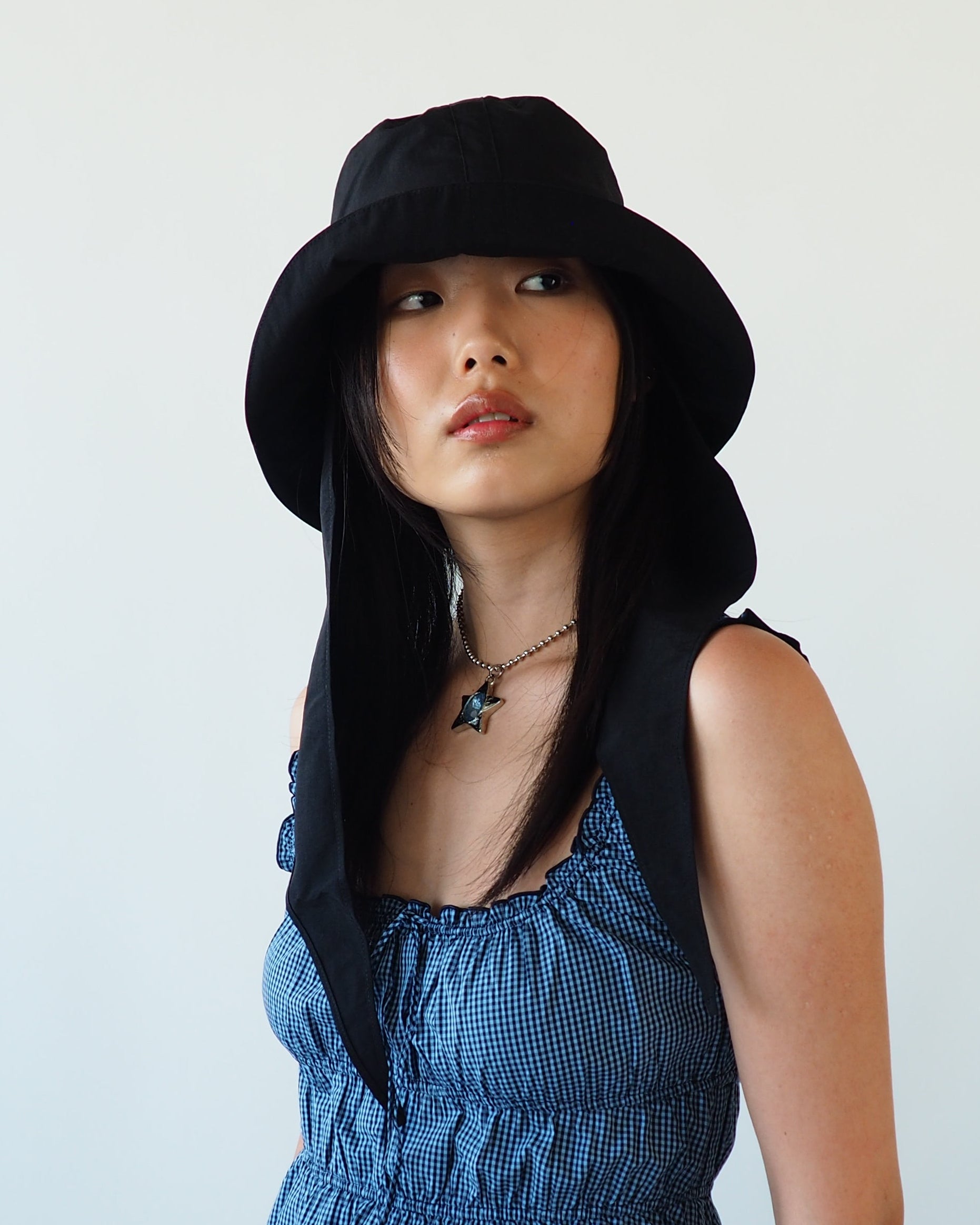 Swim Bucket in Black - CLYDE