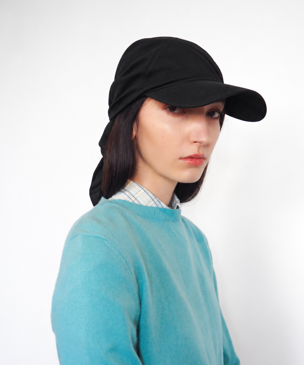 Brim Scarf in Black Flannel - CLYDE