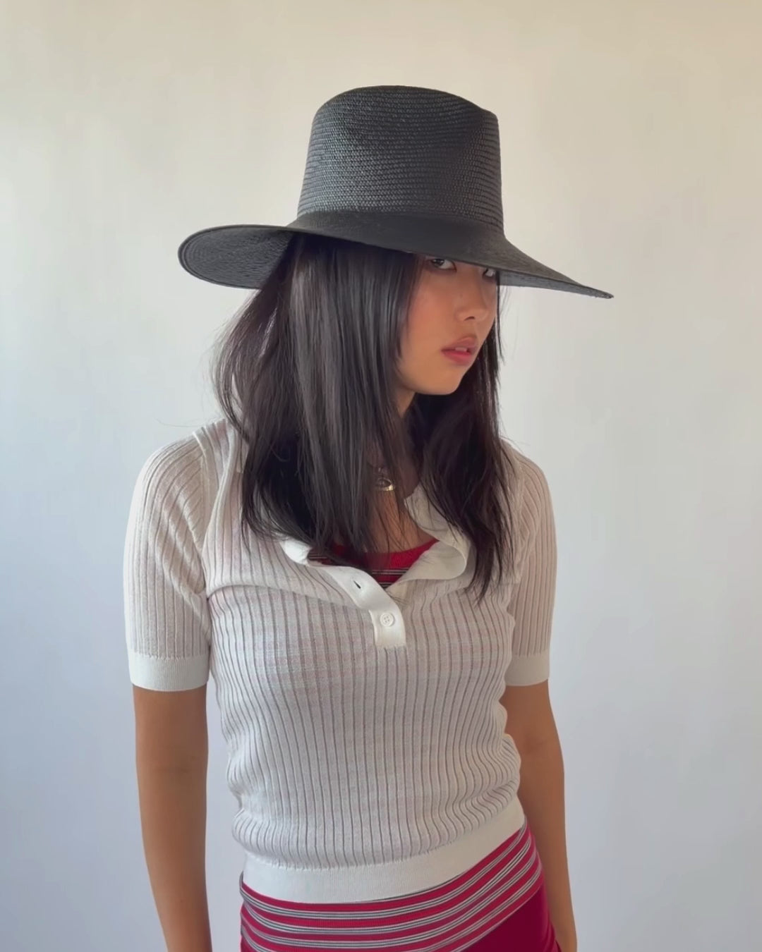 Caro Hat w. Neck Shade in Black Toquilla Straw - CLYDE
