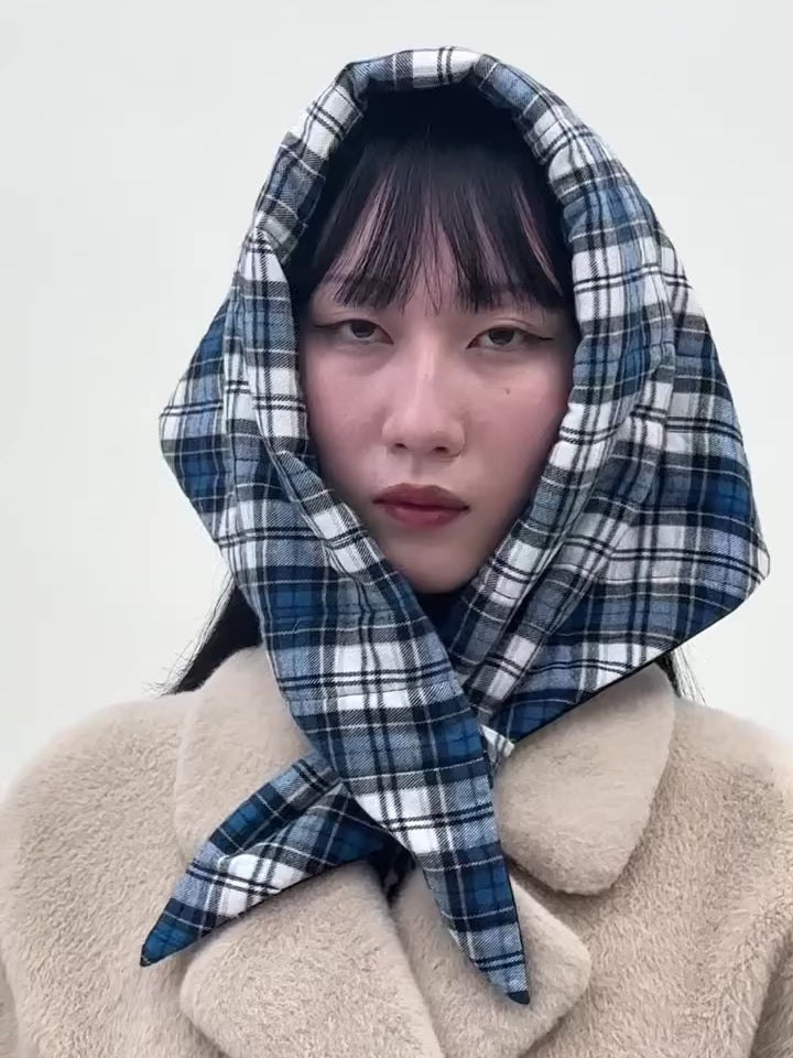 Puff Scarf in Navy & Cream Flannel - CLYDE