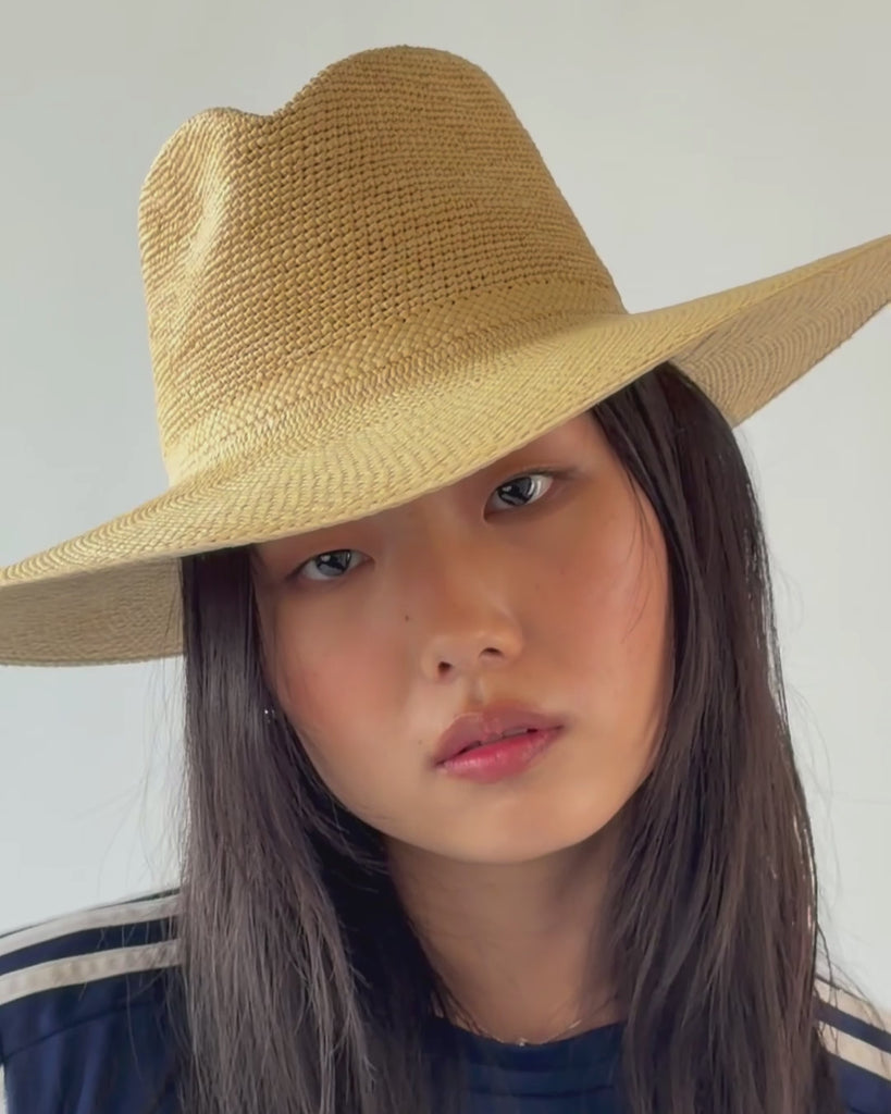 Caro Hat in Crochet Top Ochre - CLYDE