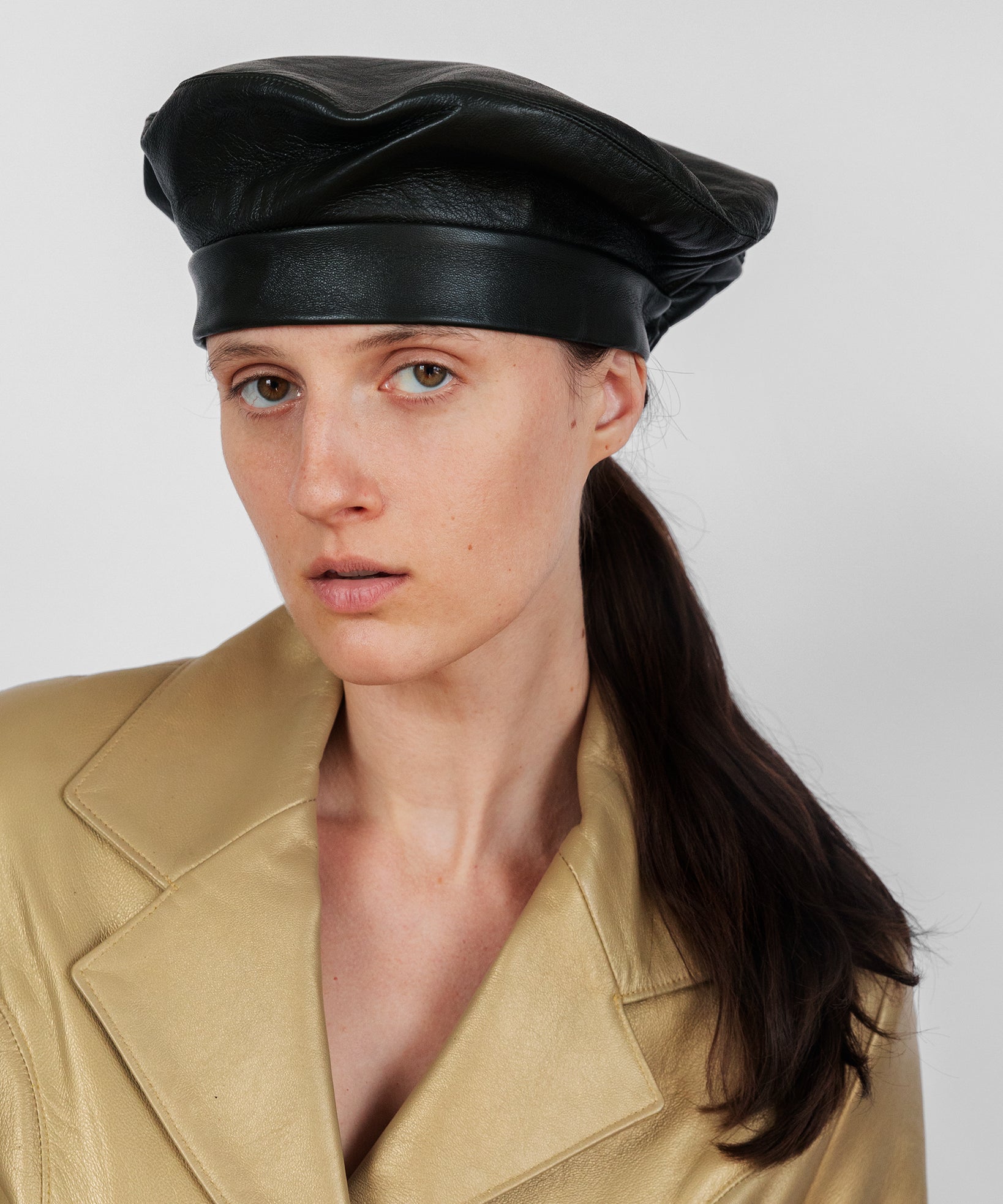 ÉTUDES x CLYDE Lambskin Beret in Army Green - CLYDE