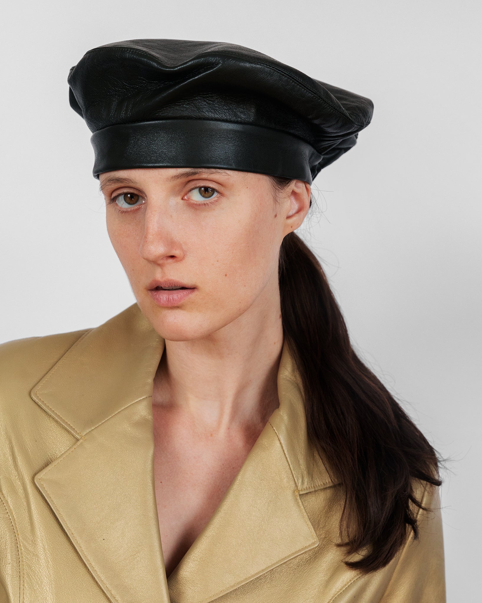 ÉTUDES x CLYDE Lambskin Beret in Army Green - CLYDE
